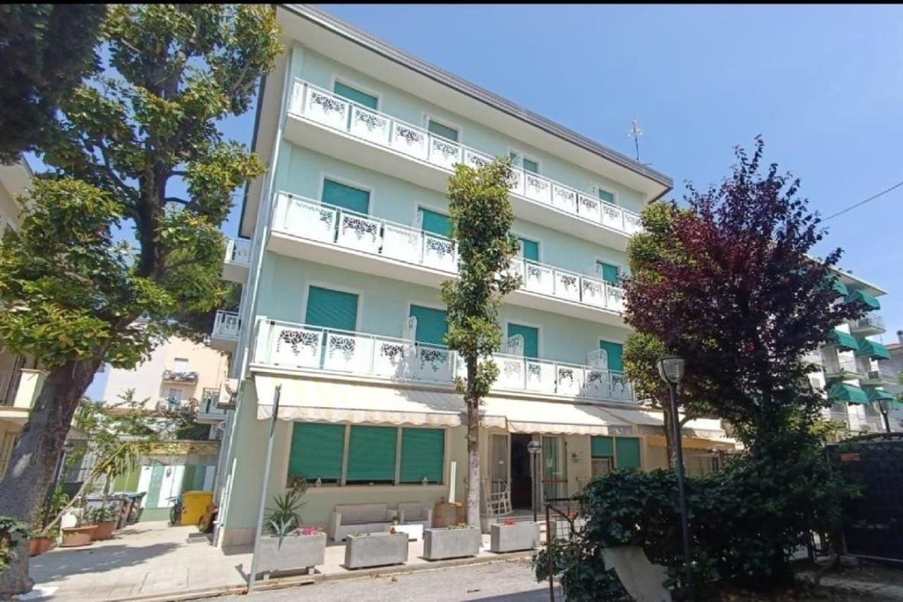 Hotel Sabrina Nord Rimini Exterior photo
